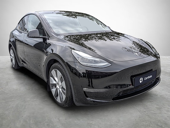 Tesla Model Y 6 of 23