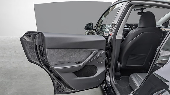 Tesla Model Y 15 of 23