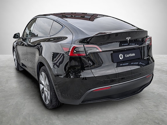 Tesla Model Y 2 of 23