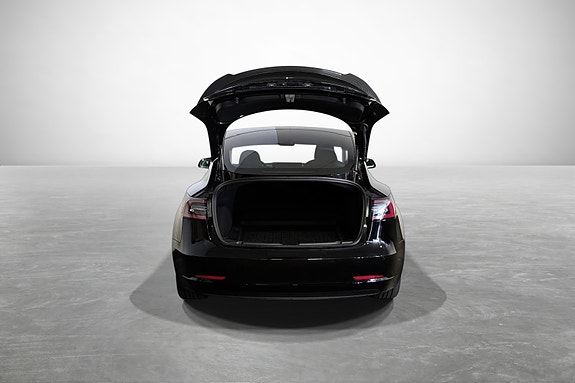 Tesla Model 3 4 of 27