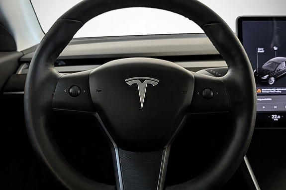 Tesla Model 3 21 of 27