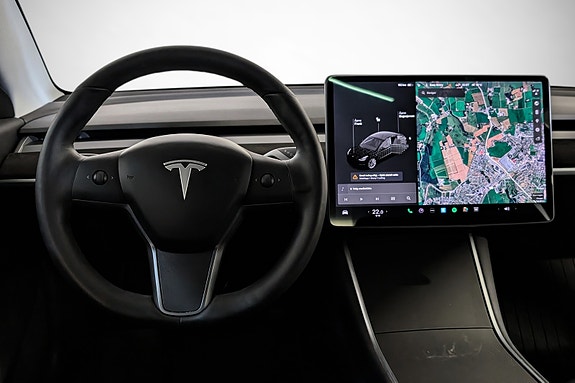 Tesla Model 3 22 of 27