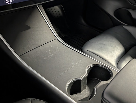 Tesla Model 3 16 of 27