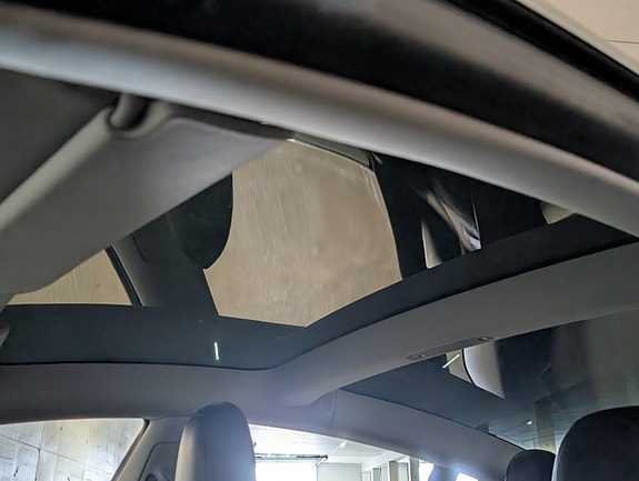 Tesla Model 3 19 of 27