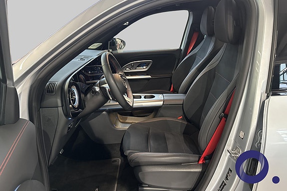 Mercedes-Benz GLB35 12 of 30