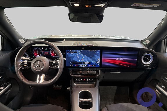 Mercedes-Benz GLB35 14 of 30