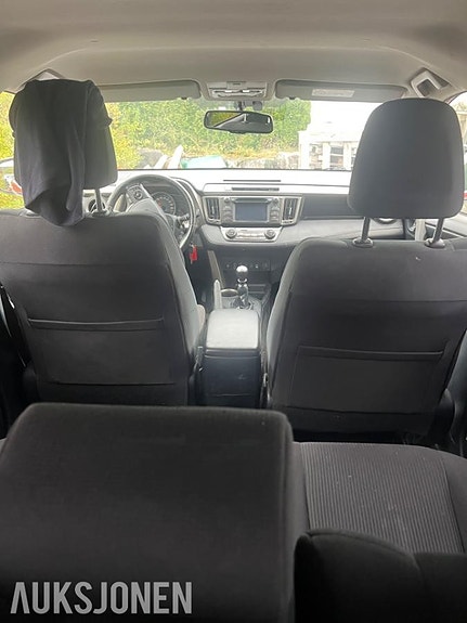 Toyota RAV4 13 of 18