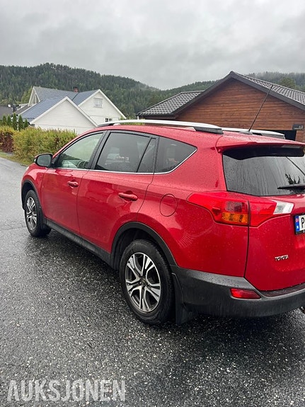 Toyota RAV4 6 of 18