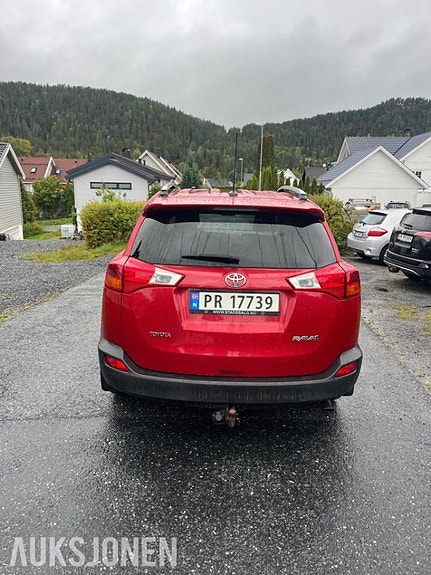 Toyota RAV4 5 of 18