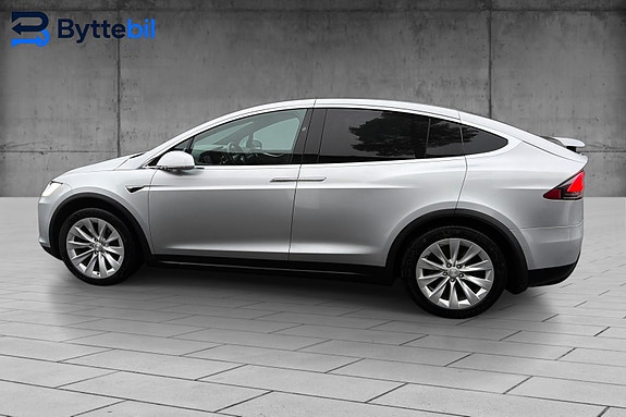 Tesla Model X 4 of 14