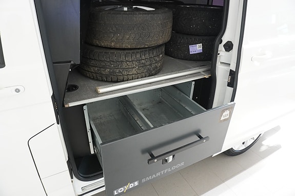 Volkswagen Transporter 9 of 24