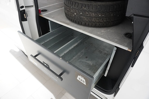 Volkswagen Transporter 13 of 24