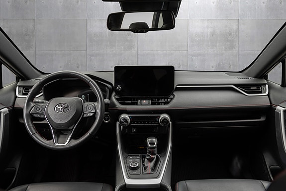 Toyota RAV4 Plug-in Hybrid 11 of 22