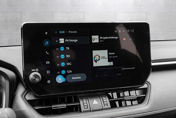 Toyota RAV4 Plug-in Hybrid 16 of 22