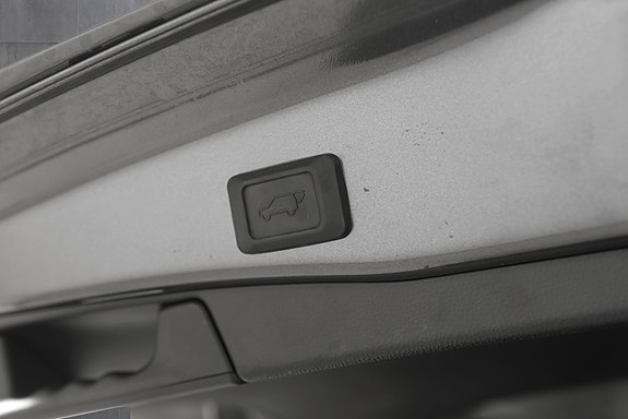 Toyota RAV4 Plug-in Hybrid 20 of 22