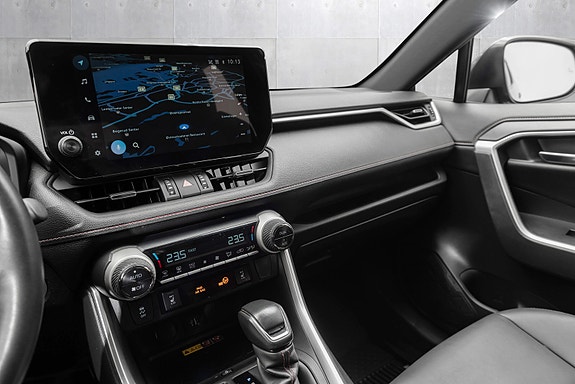 Toyota RAV4 Plug-in Hybrid 15 of 22