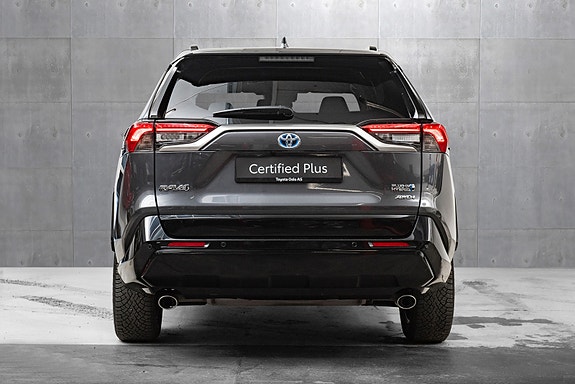 Toyota RAV4 Plug-in Hybrid 3 of 22