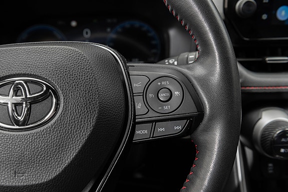 Toyota RAV4 Plug-in Hybrid 13 of 22