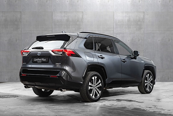 Toyota RAV4 Plug-in Hybrid 4 of 22