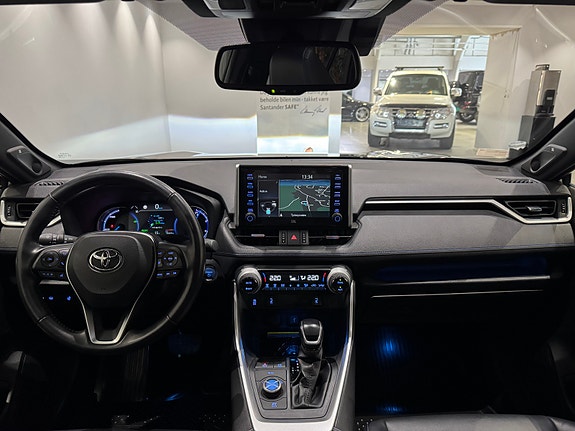 Toyota RAV4 30 of 30
