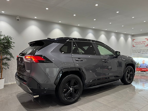 Toyota RAV4 8 of 30