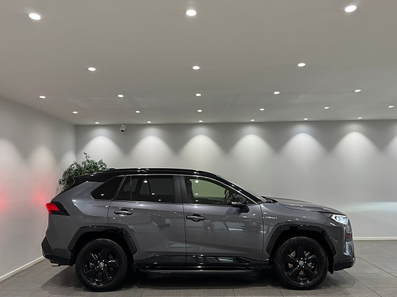 Toyota RAV4 3 of 30