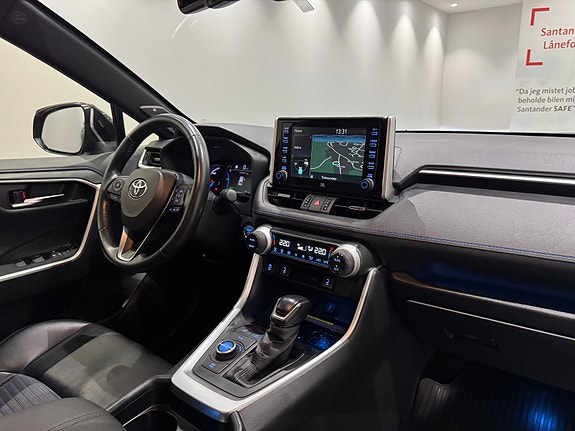 Toyota RAV4 21 of 30