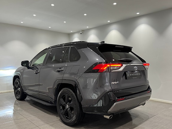 Toyota RAV4 7 of 30