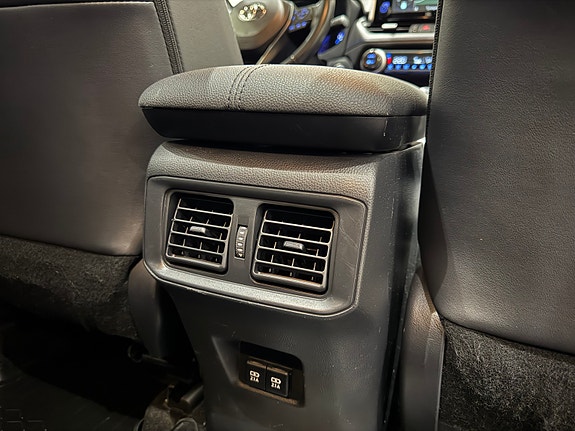 Toyota RAV4 28 of 30