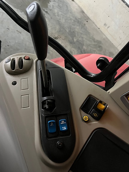 Massey Ferguson 7718-Dyna 6 13 of 16