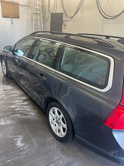 Volvo V70 5 of 6