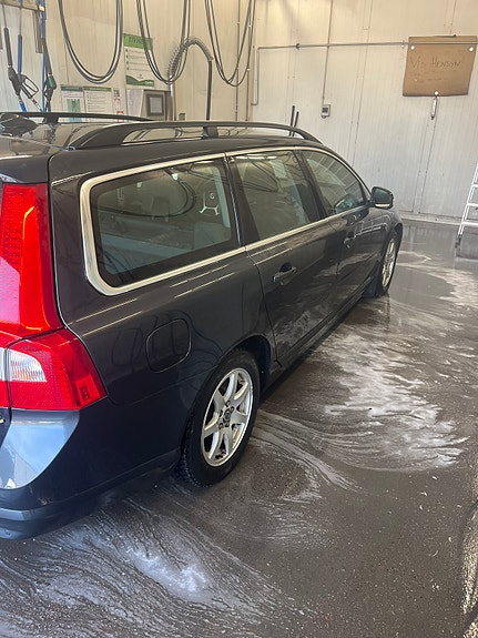 Volvo V70 4 of 6