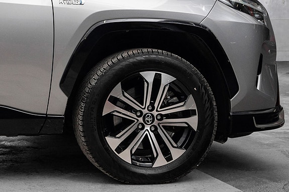 Toyota RAV4 Plug-in Hybrid 24 of 24