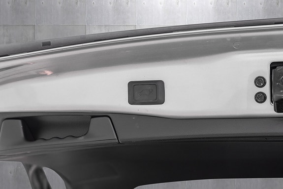 Toyota RAV4 Plug-in Hybrid 23 of 24