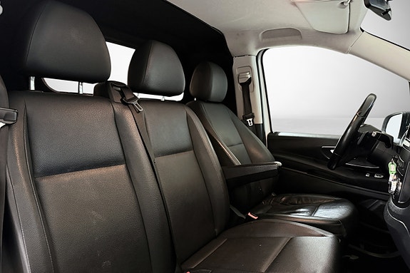 Mercedes-Benz Vito 28 of 30