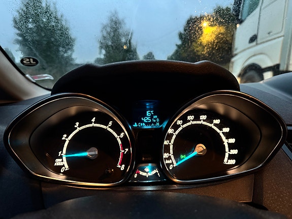 Ford Fiesta 14 of 16