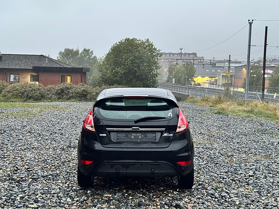 Ford Fiesta 5 of 16