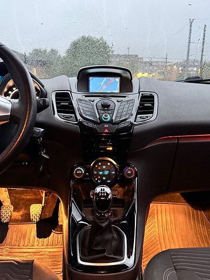 Ford Fiesta 15 of 16