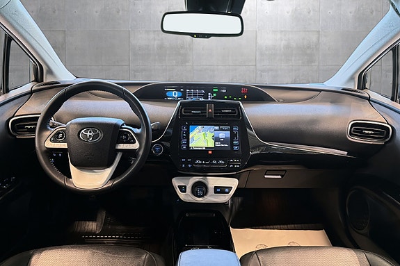 Toyota Prius 10 of 25