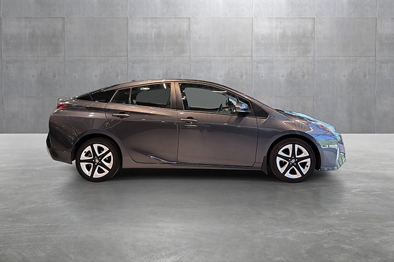 Toyota Prius 6 of 25