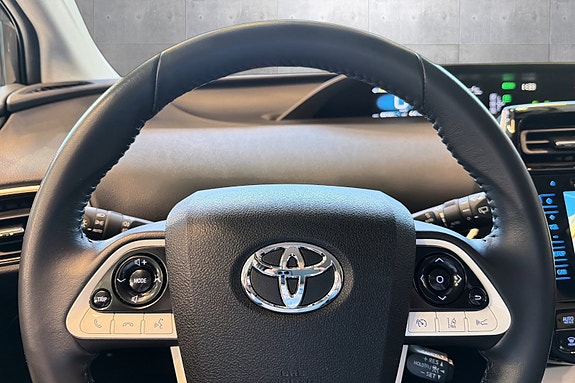 Toyota Prius 16 of 25