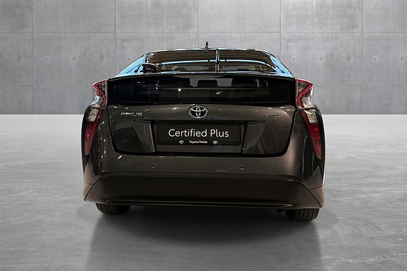 Toyota Prius 4 of 25