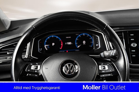 Volkswagen T-Roc 8 of 18