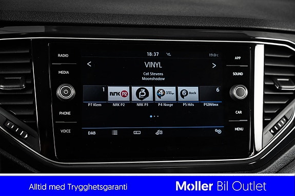 Volkswagen T-Roc 12 of 18