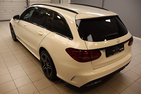 Mercedes-Benz C300 de 23 of 30