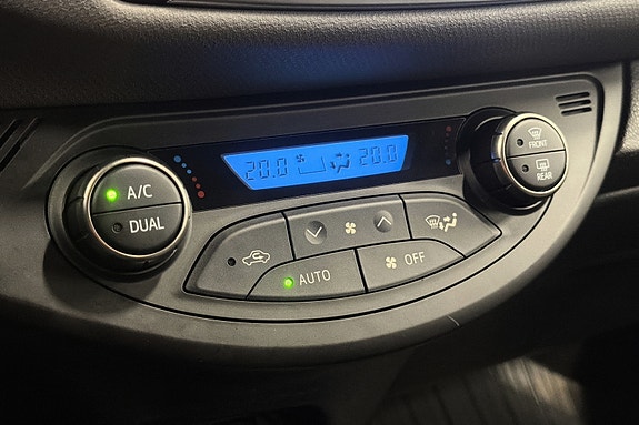 Toyota Yaris 19 of 21