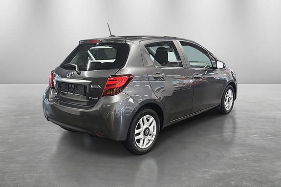 Toyota Yaris 5 of 21