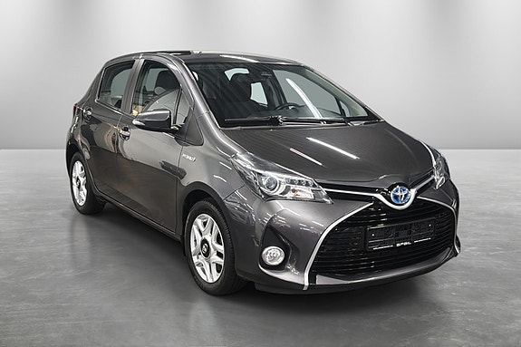 Toyota Yaris 7 of 21