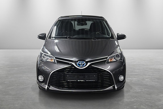 Toyota Yaris 8 of 21