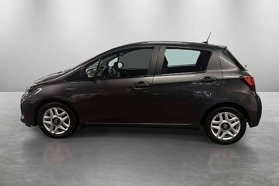 Toyota Yaris 2 of 21